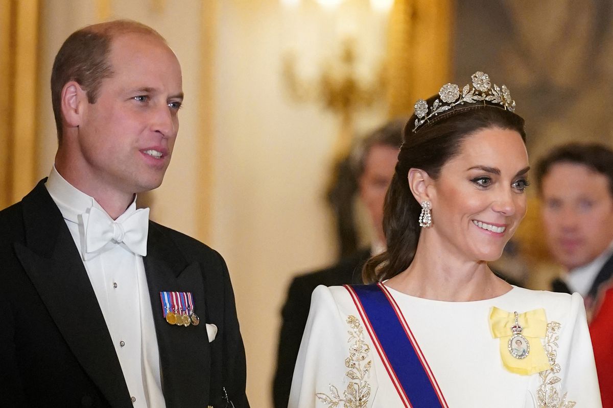 Pangeran William dan Kate Middleton Pamer Kemesraan Tangkis Isu Miring