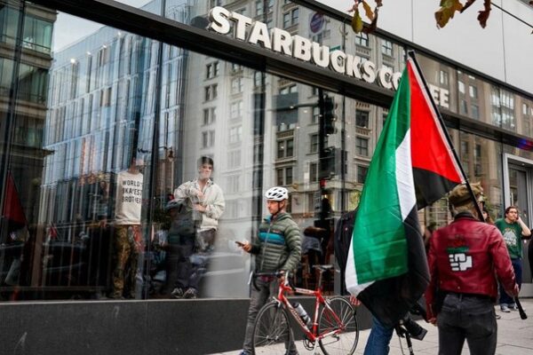 Starbucks Mulai PHK Karyawan di Tengah Gerakan Boikot