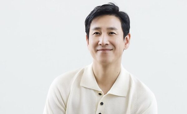Lee Sun-kyun Sang Aktor Korea Selatan Ditemukan Meninggal Diduga akibat Bunuh Diri