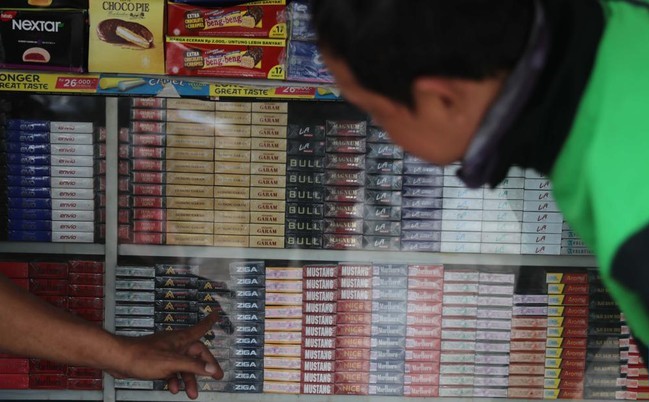 CHT Naik 10%, Berikut Daftar Harga Rokok 2024