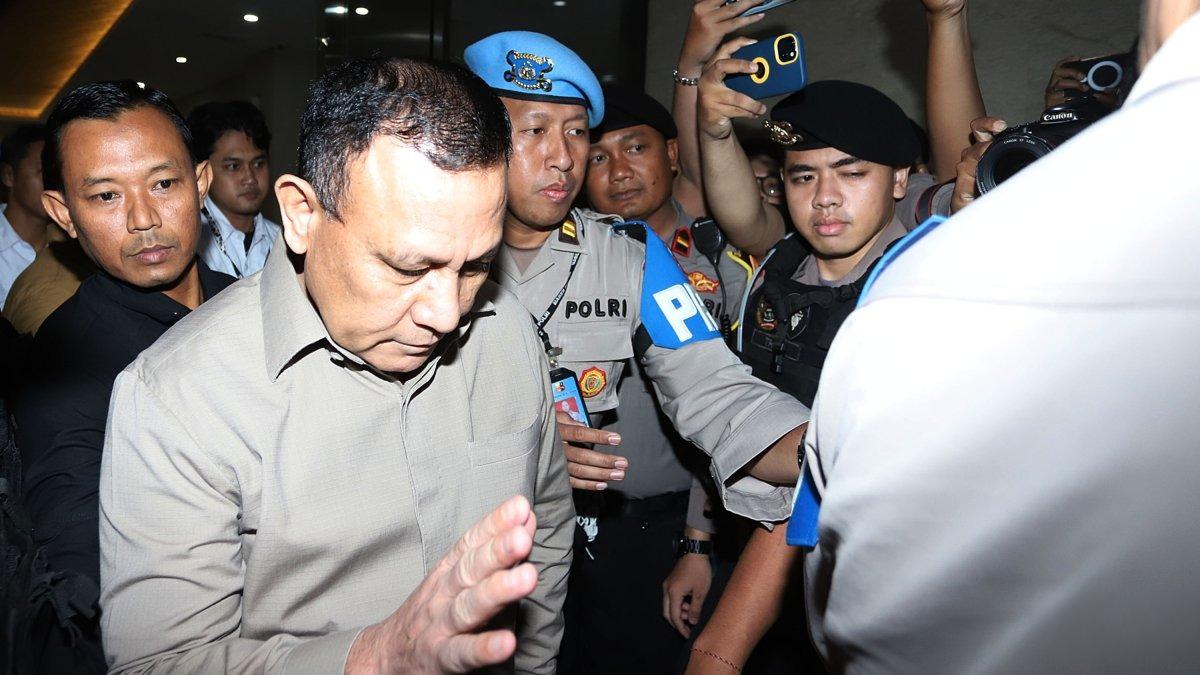 MAKI Bakal Gugat Keppres Jokowi ke PTUN jika Firli Bahuri Diberhentikan dengan Hormat, Ini Alasannya