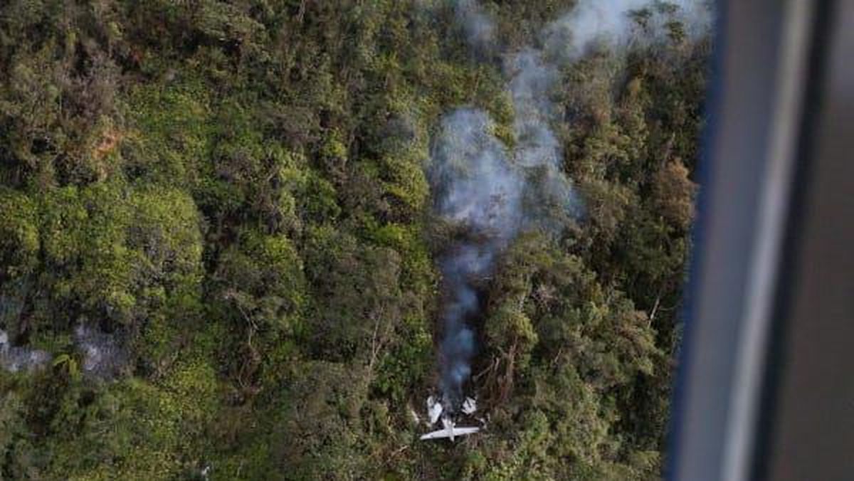 Fakta Lokasi Jatuhnya Pesawat Smart Air, Terlihat Kepulan Asap di Tengah Hutan yang Berbukit-bukit