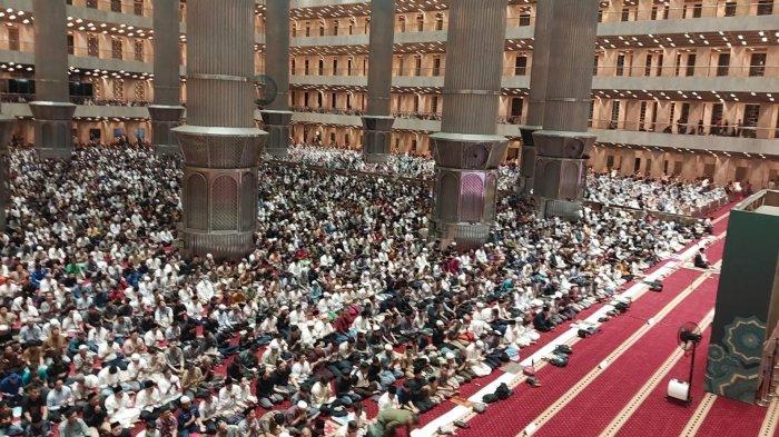 Imam Besar Masjid Istiqlal: Bulan Suci Ramadan Membakar Hangus Seluruh Dosa yang Pernah Dilakukan