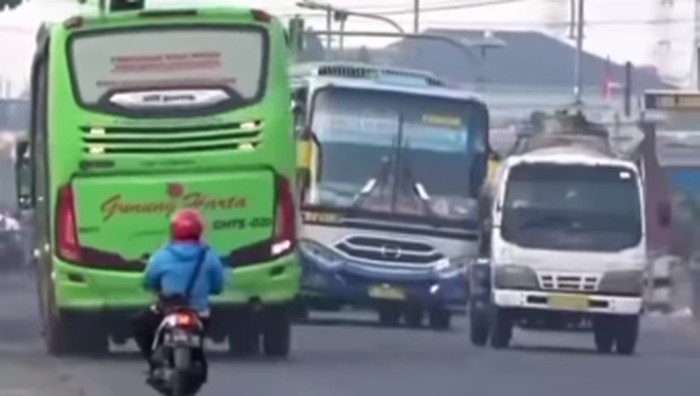 Viral Bus Sugeng Rahayu Ugal-ugalan, Selap-selip Hingga 'Makan' Jalur Orang