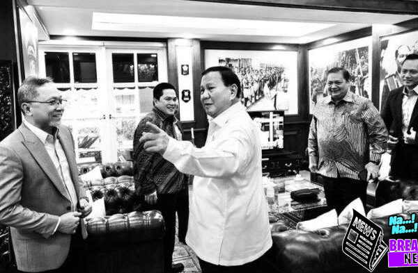 FOTO Pimpinan KIM Temui Prabowo di Kantor Menhan, Airlangga Ungkap Tak Akan Dilaporkan ke Jokowi