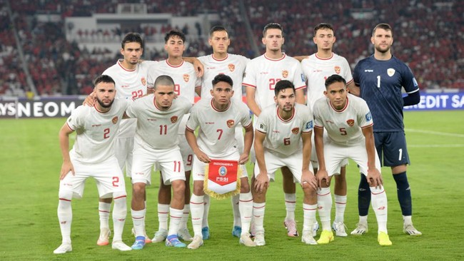 Media yang berbasis di Inggris Sportsmole memprediksi Timnas Indonesia kalah saat bersua Bahrain dalam laga lanjutan babak ketiga Kualifikasi Piala Dunia 2026. Sportsmole memberikan ulasan jelang bentrok Bahrain vs Indonesia di Stadion Nasional Bahrain, Riffa, Kamis (10/10 malam WIB. Sportsmole memprediksi Bahrain bisa menang tipis saat bermain di hadapan publik sendiri.