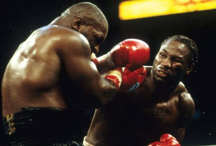 Lennox Lewis mengisyaratkan kemungkinan comeback yang mengejutkan dari masa pensiunnya untuk bertanding ulang melawan Mike Tyson, jika rival lamanya berhasil mengalahkan Jake Paul. Tyson dijadwalkan menghadapi Pau