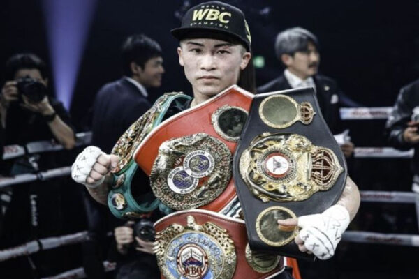 ertarungan antara superstar Naoya Inoue dan Junto Nakatani semakin terlihat sebagai kemungkinan yang menarik untuk tahun 2025. Nakatani baru saja mengukuhkan posisinya dengan meningkatkan rekor menjadi 29-0, termasuk 22 kemenangan KO, setelah mengalahkan Tasana Salapat dalam enam ronde pada festival perebutan gelar di Tokyo minggu lalu.