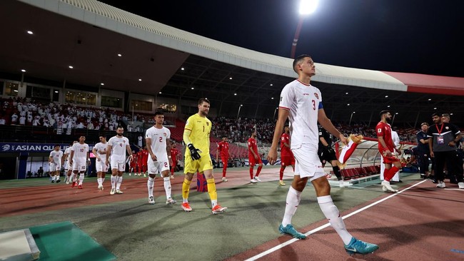 Media China terkejut dengan langkah Timnas Indonesia yang tiba lebih cepat di Qingdao jelang laga melawan China dalam lanjutan Kualifikasi Piala Dunia 2026. Timnas Indonesia akan melawan China di Stadion Qingdao pada pertandingan keempat Grup C babak ketiga Kualifikasi Piala Dunia 2026, Selasa (15/10).