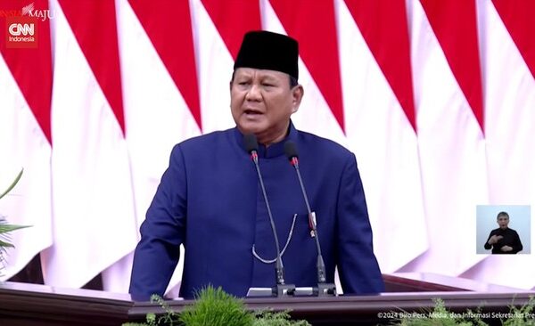 Presiden Prabowo Subianto resmi dilantik jadi presiden RI ke-8 pada Minggu (20/10). Usai dilantik, ia langsung menyampaikan pidato perdana. Dalam pidato itu, ia mengumbar banyak janji, salah satunya di bidang ekonomi.