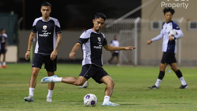 Timnas Indonesia akan menjalani laga ketiga dalam ronde ketiga Kualifikasi Piala Dunia 2026 dengan menghadapi Bahrain di Stadion Nasional Bahrain, Riffa. Berikut jadwal siaran langsung Timnas Indonesia vs Bahrain.