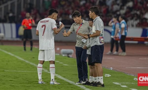 Awal babak kedua Timnas Indonesia langsung melakukan pergantian tiga pemain sekaligus. Pelatih Timnas Indonesia Shin Tae Yong memasukkan Thom Haye, Marselino Ferdinan, dan Rizky Ridho di awal babak kedua.