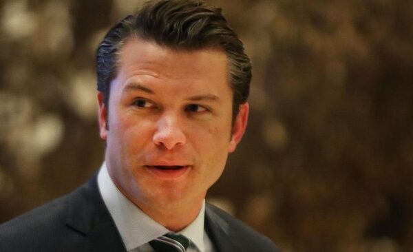 Presiden terpilih Amerika Serikat Donald Trump menunjuk pembawa acara berita di Fox News Pete Hegseth menjadi Menteri Pertahanan AS.