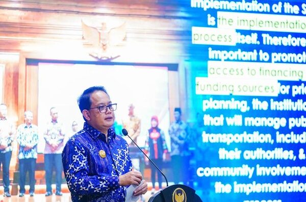 Jakarta - Pemerintah Provinsi Jawa Timur masuk ke dalam Top 99 dan Top 45 pada Kompetisi Inovasi Pelayanan Publik (KIPP) yang diselenggarakan Kementerian Pendayagunaan Aparatur Negara dan Reformasi Birokras (Kemenpan-RB).