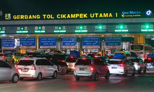 beritanana4d.com, Jakarta - PT Jasa marga Transjawa Tol (JTT) menambah lima gardu di Gerbang Tol Cikampek Utama 8 Kilometer 71 arah Jakarta, Jalan Tol Jakarta-Cikampek (Japek), untuk mengantisipasi potensi kepadatan lalu lintas selama arus balik libur Natal dan Tahun Baru (Nataru).