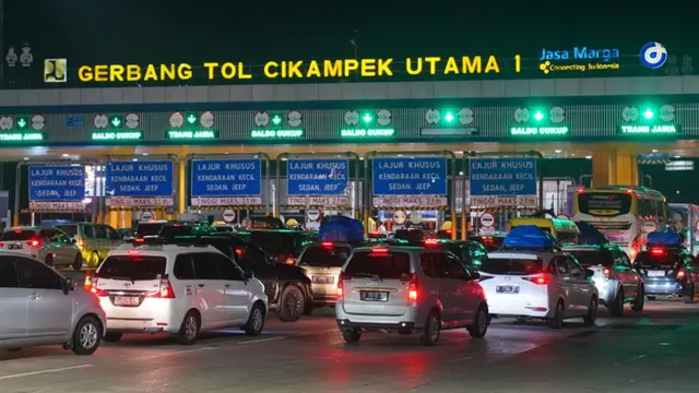 beritanana4d.com, Jakarta - PT Jasa marga Transjawa Tol (JTT) menambah lima gardu di Gerbang Tol Cikampek Utama 8 Kilometer 71 arah Jakarta, Jalan Tol Jakarta-Cikampek (Japek), untuk mengantisipasi potensi kepadatan lalu lintas selama arus balik libur Natal dan Tahun Baru (Nataru).