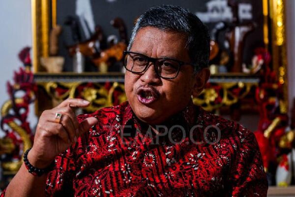 beritanana4d.com, Jakarta - Hasto Kristiyanto sampai malam ini dipastikan masih menjabat sebagai Sekretaris Jenderal Partai Demokrasi Indonesia Perjuangan atau Sekjen PDIP. "Saya datang ke DPP menemui Mas Hasto dan sampai saat ini masih menjabat s