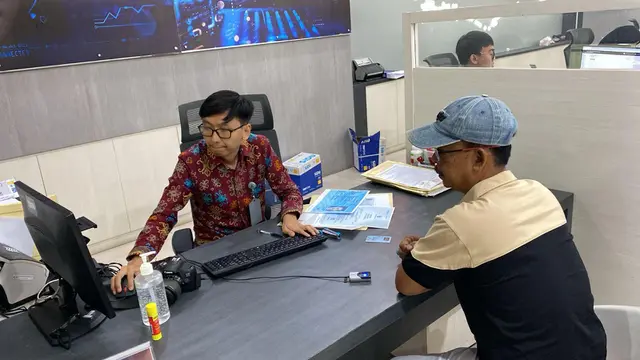 beritanana4d.com, Jakarta Kantor Imigrasi Kendari mengumumkan penerimaan Pegawai Pemerintah Non Pegawai Negeri (PPNPN) untuk Tahun Anggaran 2025. Informasi ini dikutip dari unggahan resmi Instagram @imigrasikendari, Sabtu (28/12/2024). Rekrutmen ini bertujuan mendukung pelaksanaan tugas strategis Kantor Imigrasi, termasuk pelayanan paspor dan pengawasan perlintasan orang asing di titik masuk dan keluar negara.